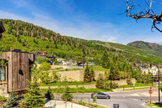 KBM Resorts In the Heart of Old TownWalk to Main St. Easy access shuttle to PCMR or DV Resorts Private Hot Tub POA-504b - 0