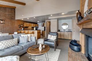 KBM Resorts In the Heart of Park City Walk to Slopes and the City Park Spacious Private Dry Sauna STR-1 - 2