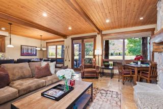 KBM Resorts NEW PROPERTY Bristlecone Beautifully updated Easy Access to Deer Valley Private Hot Tub Gas Fireplace Main Street BCT-501 - 1