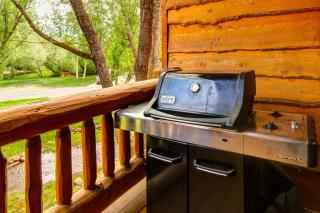 KBM Resorts Timber Wolf Lodge Walk to Canyons Cabriolet Fireplace BBQ Aspens and Creek Parking TWL-12c - 4