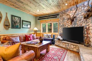 KBM Resorts Timber Wolf Lodge Walk to Canyons Cabriolet Fireplace BBQ Aspens and Creek Parking TWL-12c - 1