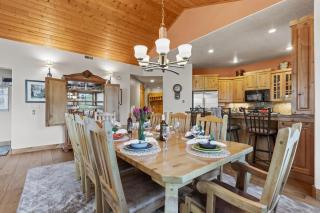 KBM Resorts Town Pointe 1 level with views of mountains Walk to Main and Town Lift Elevator access Parking AC TPC-301c - 6