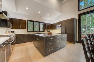 KBM Resorts Walk to Slopes Sports Court Private Home Theater Sleeps 16 Private Hot Tub PCO-184G - 8