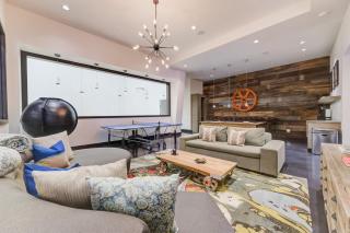 KBM Resorts Walk to Slopes Sports Court Private Home Theater Sleeps 16 Private Hot Tub PCO-184G - 5