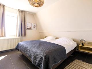 Beautiful modern furnished apartment - 6