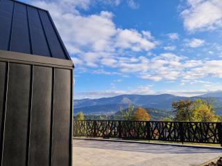 House with a garden and a view of the mountains - 9