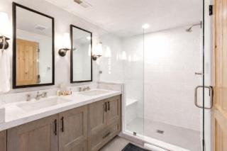 Walk to Ski Slopes Trails Charming 3-Bedroom Private Home with Private Hot Tub Two Gas Fireplaces and AC PEA-1260 by KBM Resorts - 6