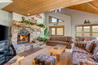 Walk to Ski Slopes Trails Spacious 4-Bedroom Private Home with Fantastic Views Hot Tub AC and Wood Fireplace PLA-1155 by KBM Resorts - 7