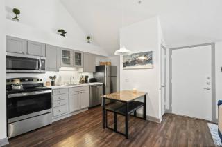 HTX 2BR/2BA Urban Retreat | Pool & Spa | TMC & NRG - 2