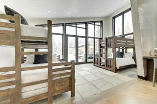 The Colony Walk To Slopes Hot Tub Parking KBM Resorts Walk to Slopes Hot Tub Parking 2 homes 9 Bedrooms ML-2510 - 3