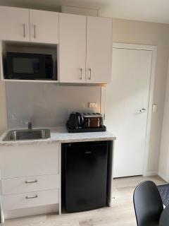 Ihimaera Suite 1 or 2 brm River Garden Cambridge with Complimentary Continental Breakfast - 9