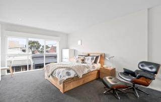 Stunning Converted Warehouse in Carlton North - 9