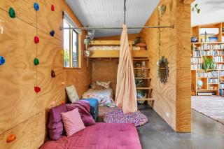 Timber & Stone - Modern Eco Retreat and Studio - 2