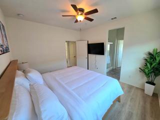 Walk to the Beach & Easy Scenic Drive to Coronado 2-Bedroom Townhome - 4