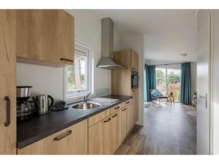 Cozy Chalet at Holiday park Fort den Haak - 3