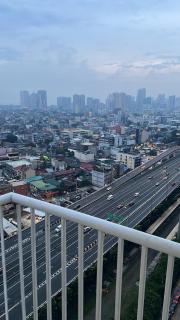 Staycation in Makati Near Greenbelt 2216 Laureano Di Trevi Tower 1, Unit 2301 ,Pio Del Pilar, Makati City - 8