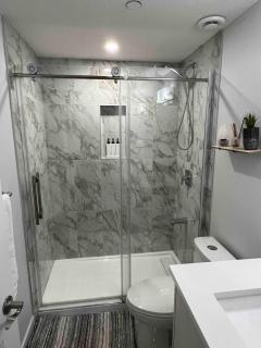 Charming 1Bd Basement Suite with Private Entrance - 3