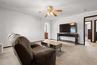 Cozy 3BR Getaway with Yard Fireplace Sleep 6 - 2