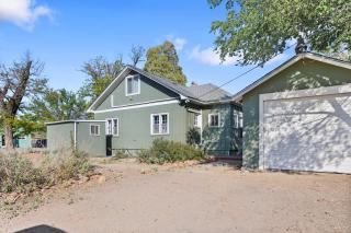 3BR Charming Home Bright Space & Sleeps 8 - 5