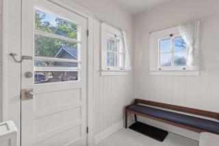 3BR Charming Home Bright Space & Sleeps 8 - 4