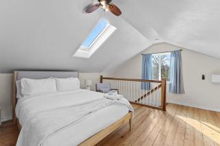 3BR Charming Home Bright Space & Sleeps 8 - 1