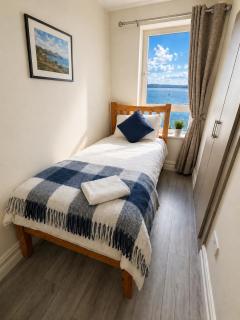 Unit 2 Island View Apartments With Stunning Harbour View - 3
