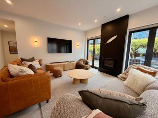 CedarStay Intimate spa hideaway CBD Luxury Villa - 9