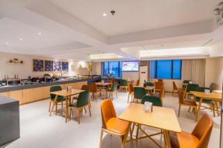 City Comfort Inn Liuzhou Wuxing Walking Street Zhonghuan Tower - 2