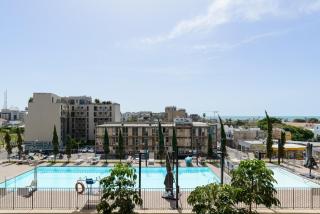 Mamad Bright Condo Pool & Unique View By Feelhome - 2