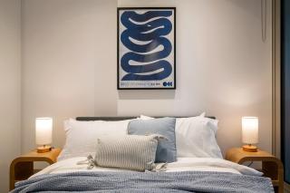 27th on Little Lonsdale 1 Bed 1 Bath Retreat for 2 - 4