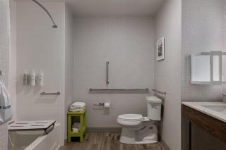 Hampton Inn & Suites Grafton - 2