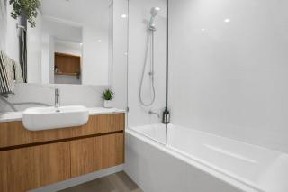 Luxury Noosa Resort Apartment with Pool - 8