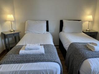 Bright 2BR Gem in central Old Town location - 6