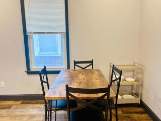 New! Stylish Spruce 3 bedroom Free parking & Wi-FI - 7