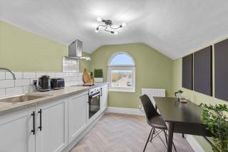 Large Group - 8 bedrooms - all ensuite, kitchenette - 7