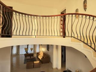Lakeside Villa with Private Pool & Wide Views - Garuga - 0