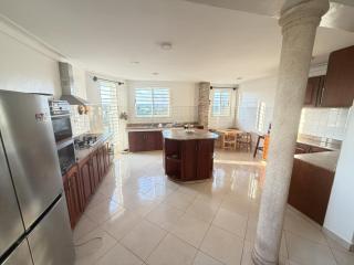 Lakeside Villa with Private Pool & Wide Views - Garuga - 9