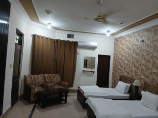 Regal Guest House - 9