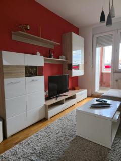 Modern Cozy Apartment near City Center - 9