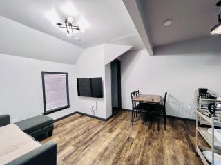 New! Modern 3 bedroom comfort Free parking & WIFI - 2