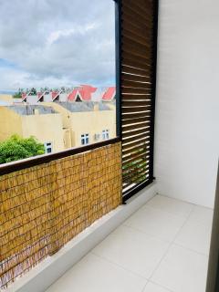 Peaceful Family Retreat 3 min Walk to Beach - 2