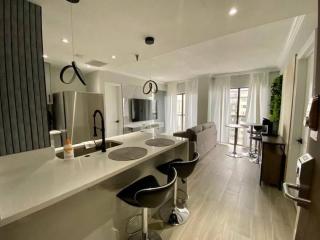 2BR Enclave Apt in Prime Location - 7