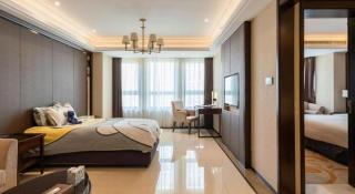 Sky World Hotel Qingdao - 4