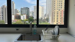 Premium Condo Sukhumvit 11 - Pool, Gym & Workspace - 1