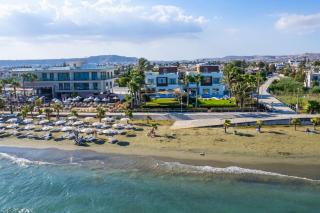 On-the-Sand Beachfront Villa - Pool & Rooftop Jacuzzi - 8