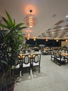Hotel Santoor - Geeta Bhawan Square - 7