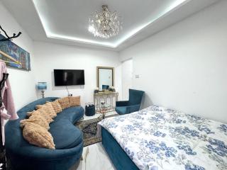 Velmora Small but Cozy room - 4