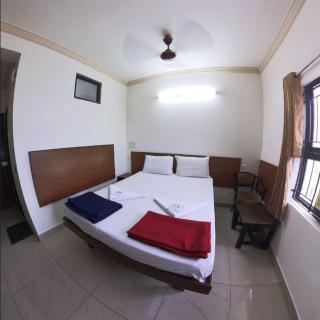 Castle Homestay Near Paradise Beach - 4