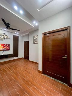 2BHK Apartment Cozy & Spacious Stay in Faisalabad - 3