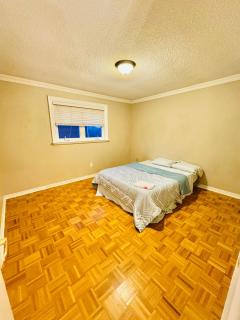 Luxury house 10 bdrms - near airport, sq 1, Private Backyard - 2